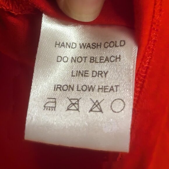 Blush Mark Size Medium Red Cropped Tee Tie-Back - Picture 5 of 13